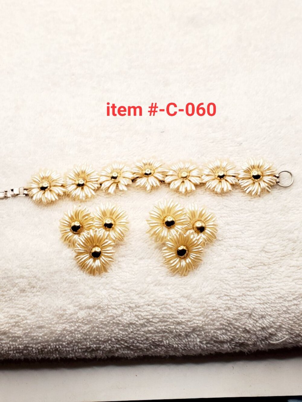 1 Vintage Bracelet w/m Earrings , item # C -060,. wt. 25 grams.